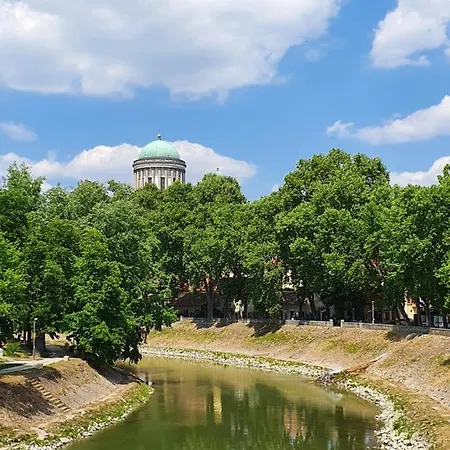 Lägenhet Gardenia Esztergom