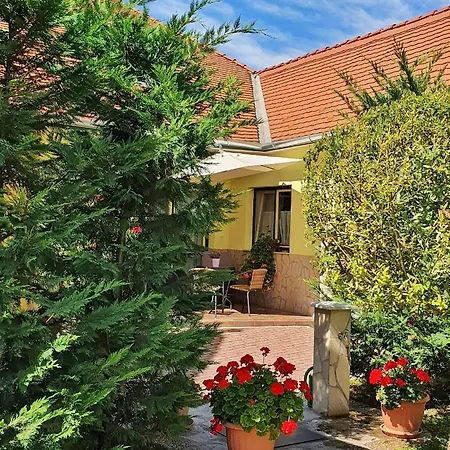 Gardenia Apartment *