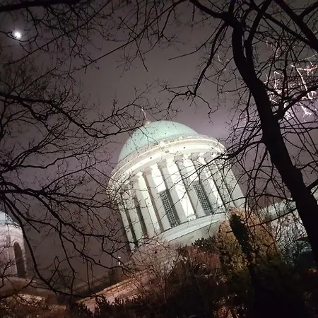 Gardenia Эстергом
